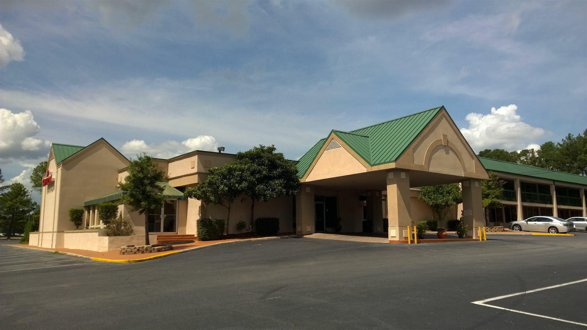 Ramada By Wyndham & Suites Warner Robins Exterior photo